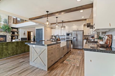 Tiny photo for 560 S 8600 E, Huntsville, UT 84317 (MLS # 2124940)