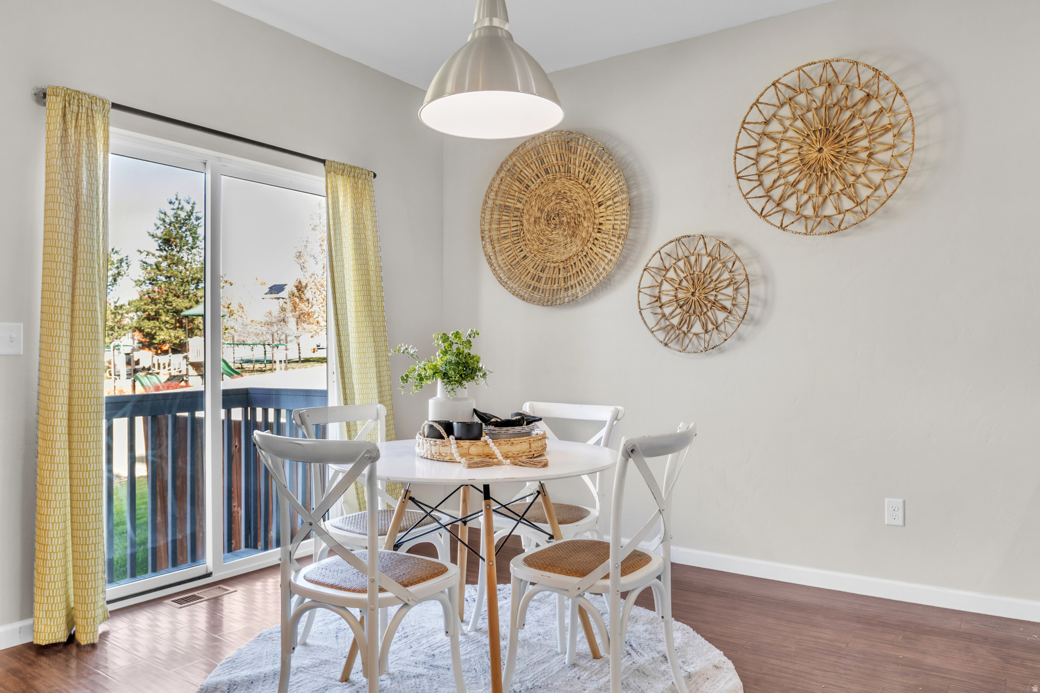 CRESTHAVEN VILLAGE TOWNHOMES - Residential