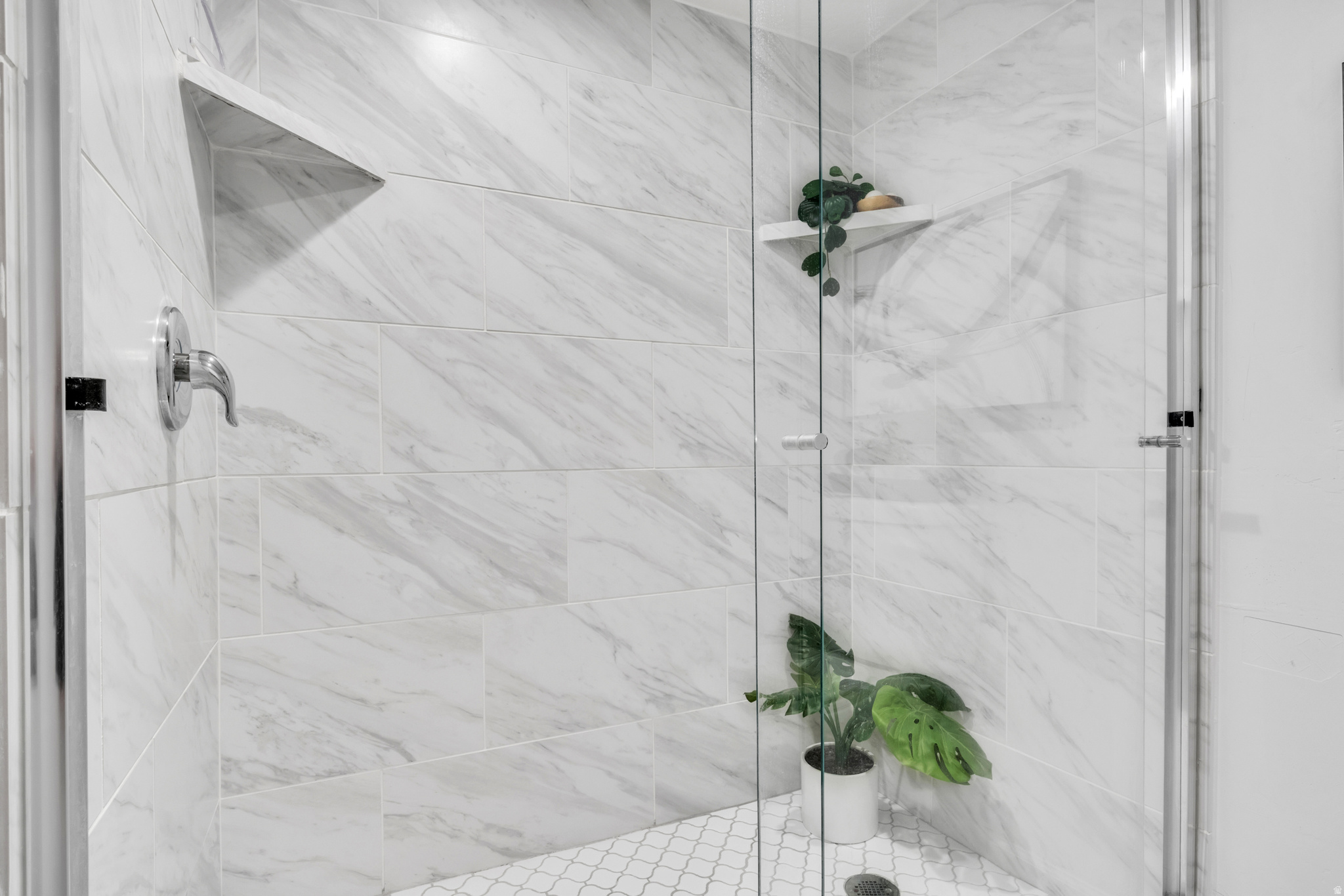 CRESTHAVEN VILLAGE TOWNHOMES - Residential