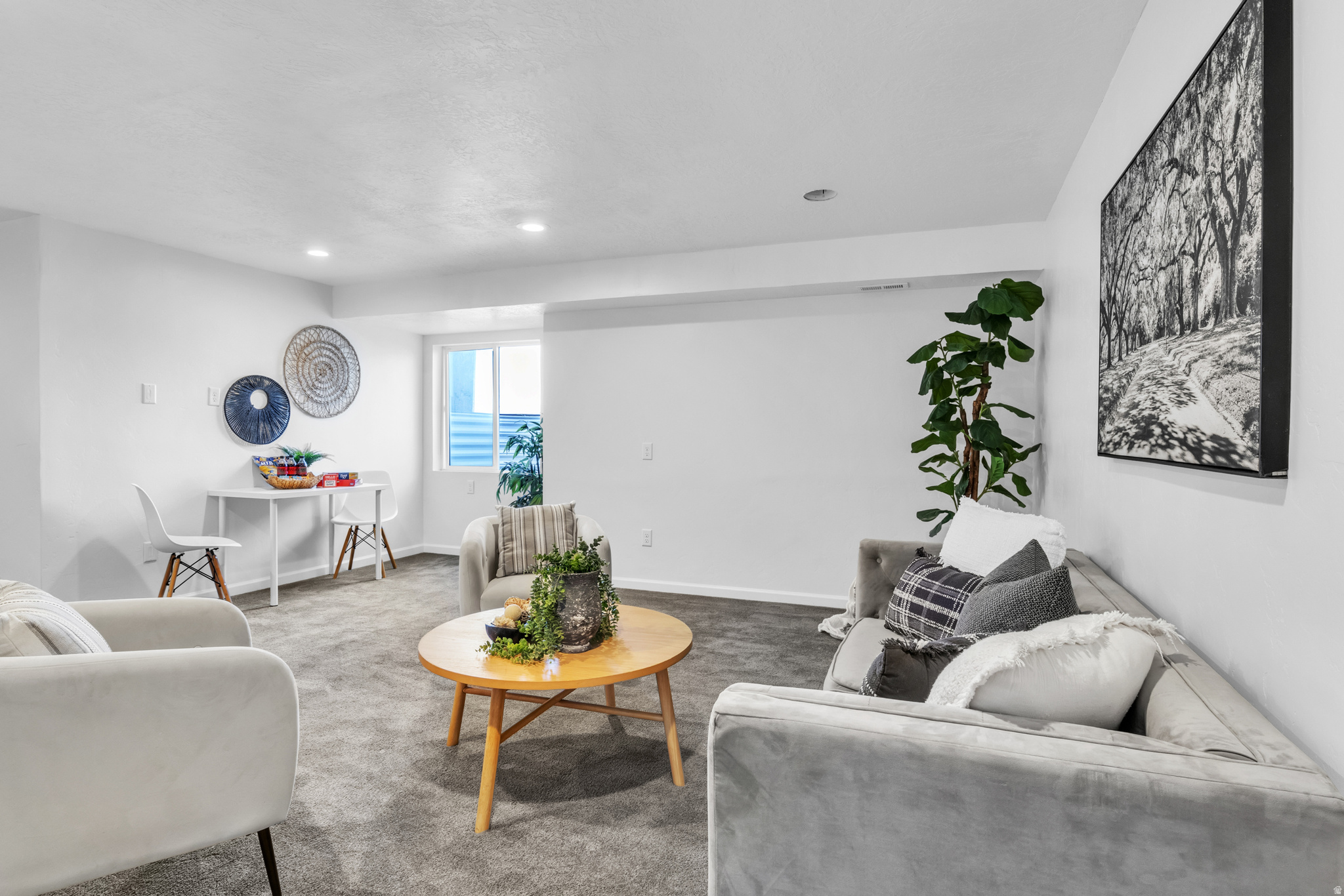 CRESTHAVEN VILLAGE TOWNHOMES - Residential