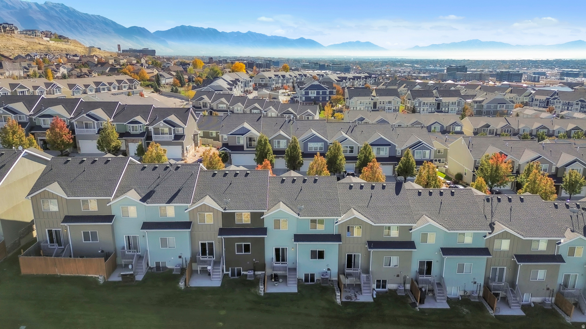 CRESTHAVEN VILLAGE TOWNHOMES - Residential