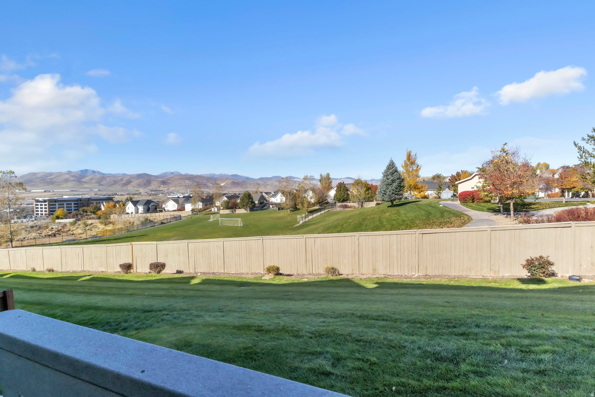 CRESTHAVEN VILLAGE TOWNHOMES - Residential