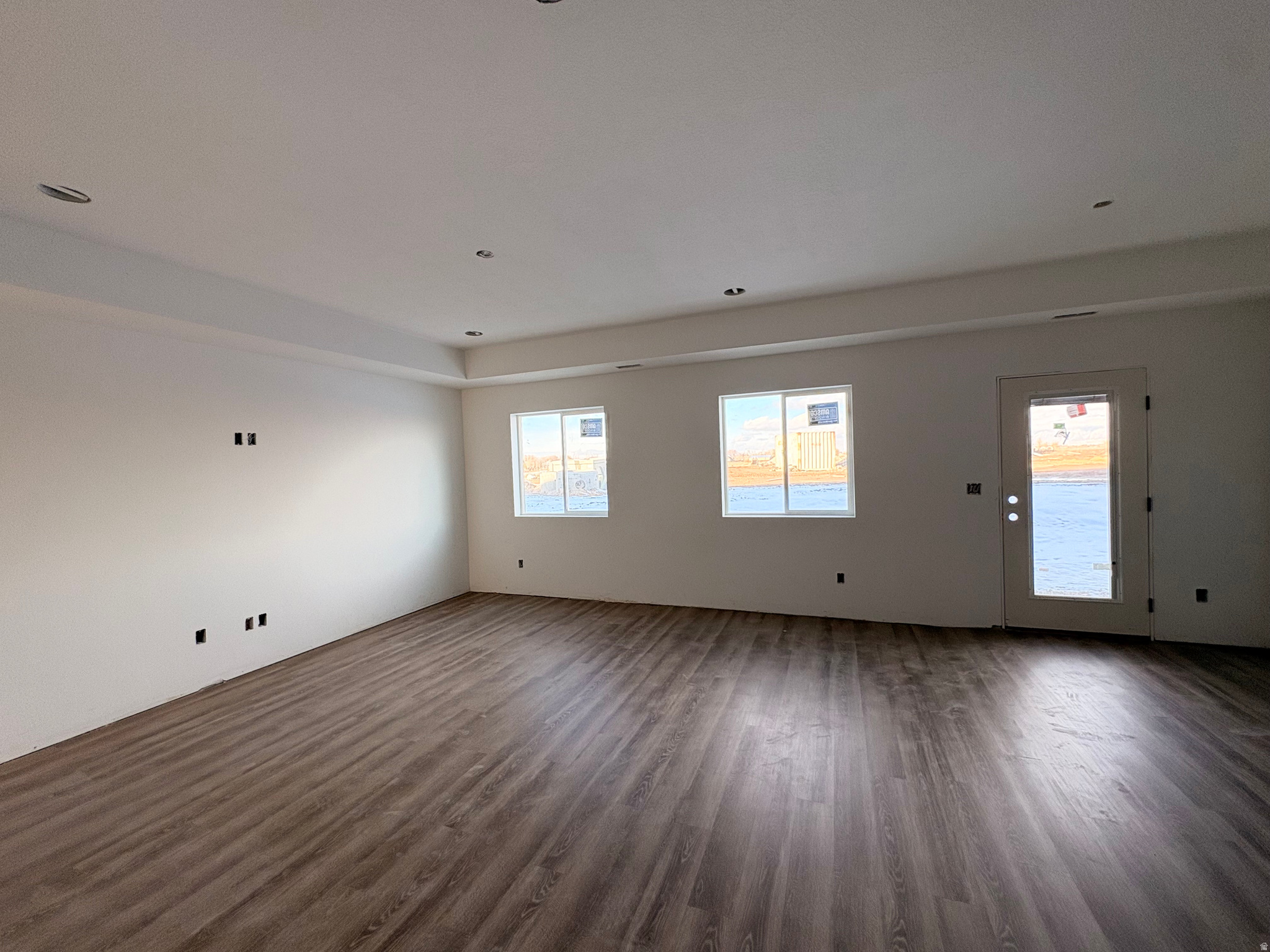 SALT GRASS - Residential