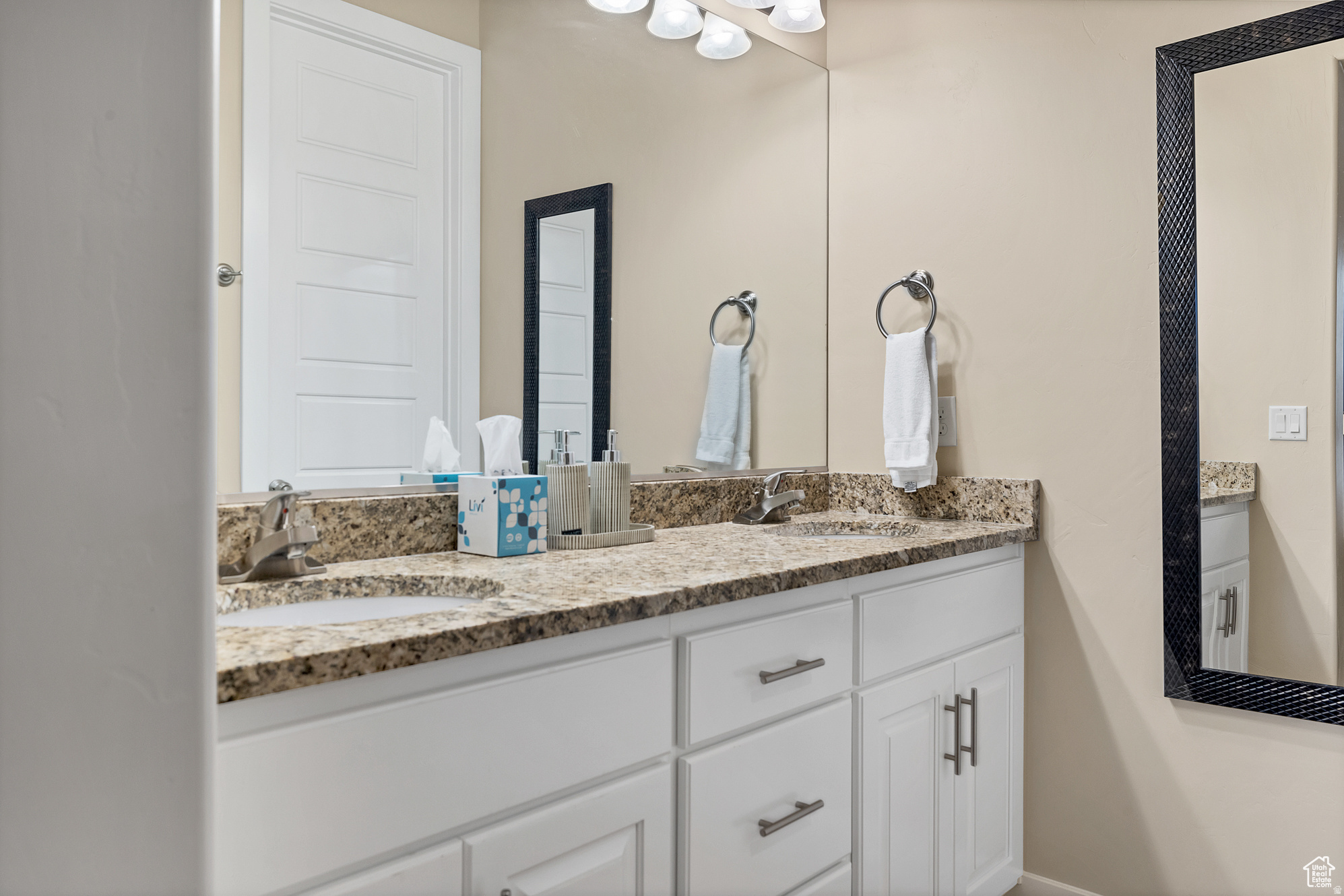 ESCAPES AT THE LEDGES PH 1 - Residential