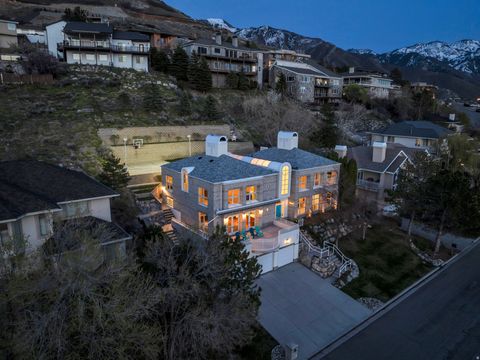 Tiny photo for 2457 S SCENIC DR, Salt Lake City, UT 84109 (MLS # 2152202)