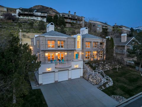 Tiny photo for 2457 S SCENIC DR, Salt Lake City, UT 84109 (MLS # 2152202)