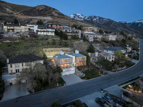 Tiny photo for 2457 S SCENIC DR, Salt Lake City, UT 84109 (MLS # 2152202)