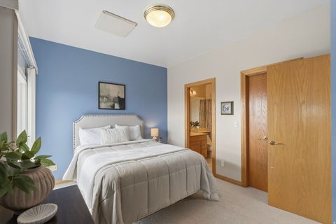 Tiny photo for 2457 S SCENIC DR, Salt Lake City, UT 84109 (MLS # 2152202)
