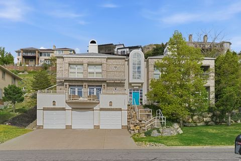 Tiny photo for 2457 S SCENIC DR, Salt Lake City, UT 84109 (MLS # 2152202)