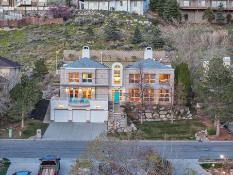 Tiny photo for 2457 S SCENIC DR, Salt Lake City, UT 84109 (MLS # 2152202)