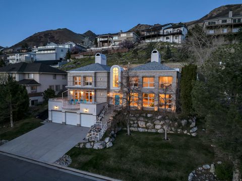 Tiny photo for 2457 S SCENIC DR, Salt Lake City, UT 84109 (MLS # 2152202)