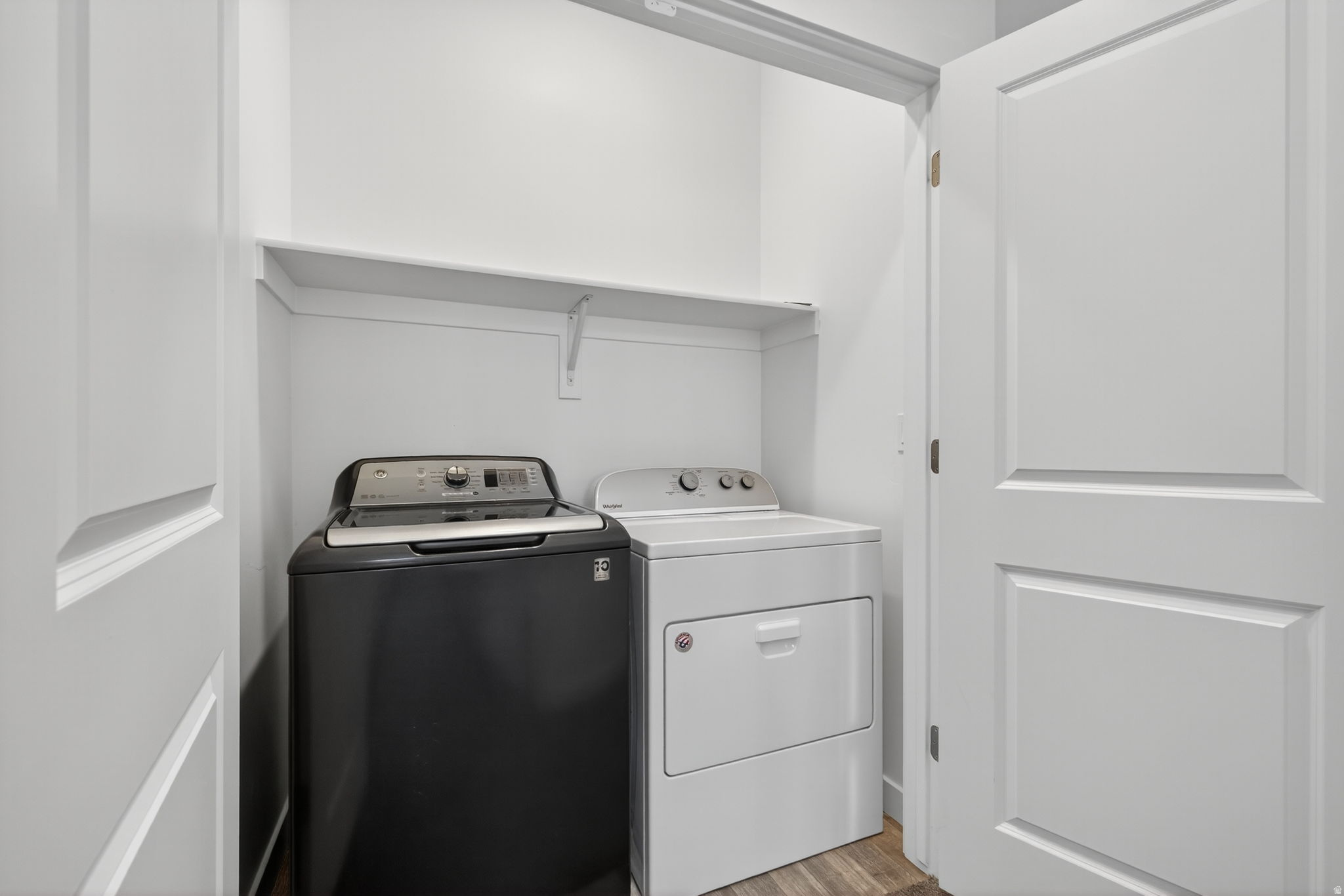 LAKESHORE LANDING - Residential