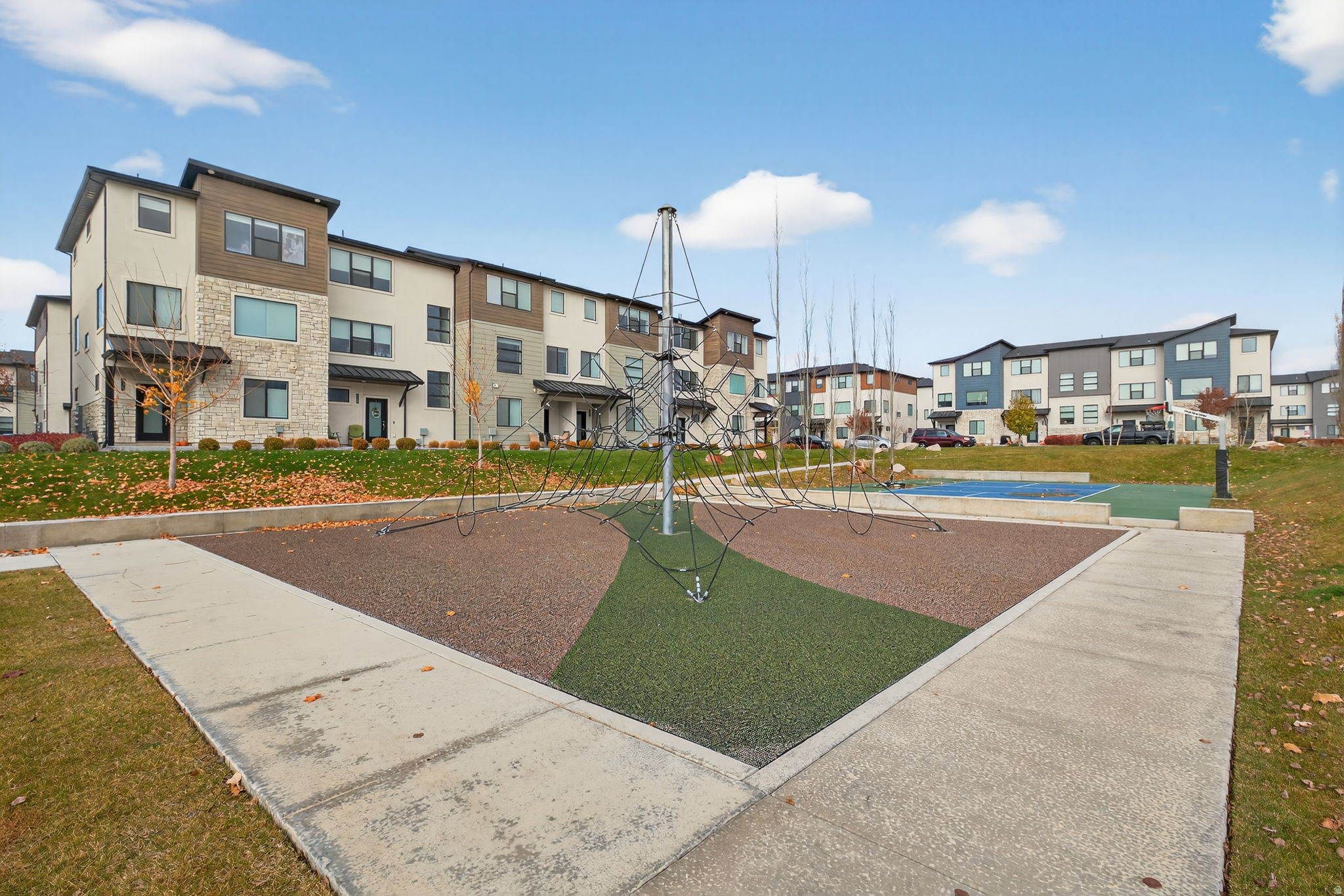 LAKESHORE LANDING - Residential