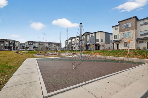 Tiny photo for 418 S WOOD STREAM RD, American Fork, UT 84003 (MLS # 2124098)