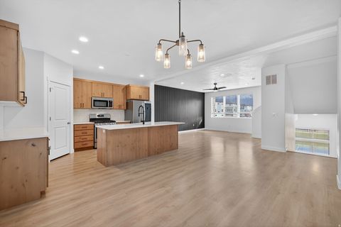 Tiny photo for 418 S WOOD STREAM RD, American Fork, UT 84003 (MLS # 2124098)