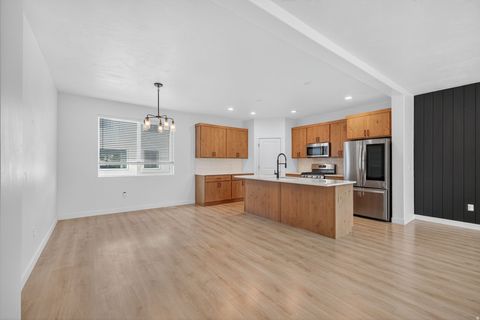 Tiny photo for 418 S WOOD STREAM RD, American Fork, UT 84003 (MLS # 2124098)