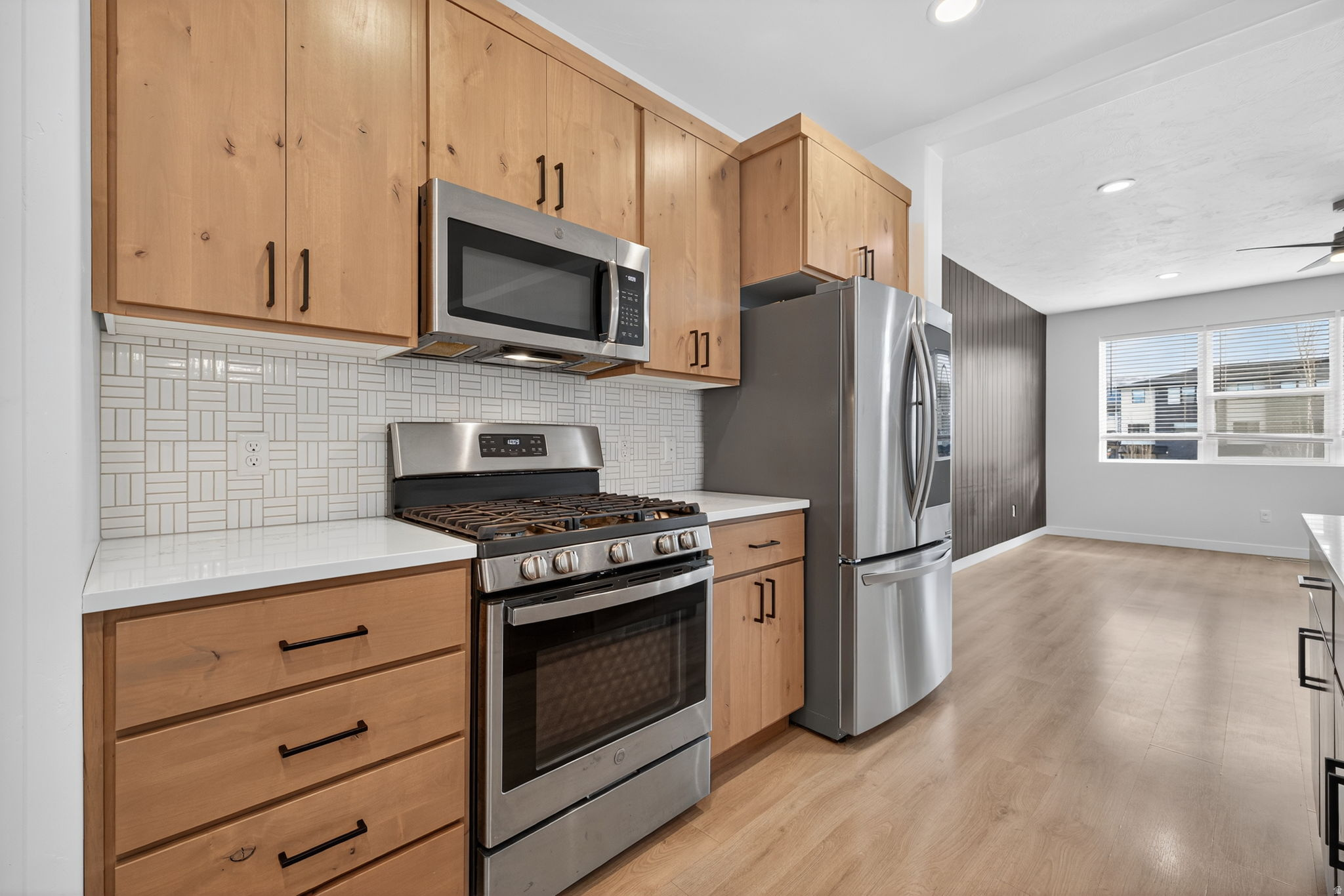 LAKESHORE LANDING - Residential