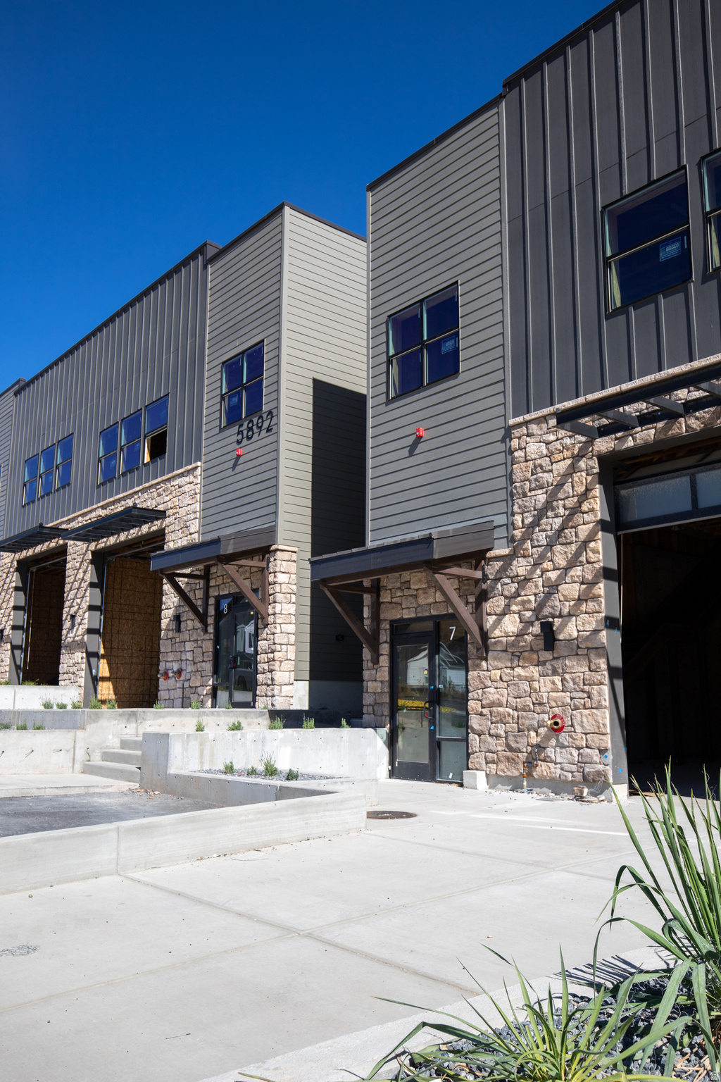 THE ROAM - Commercial Sale