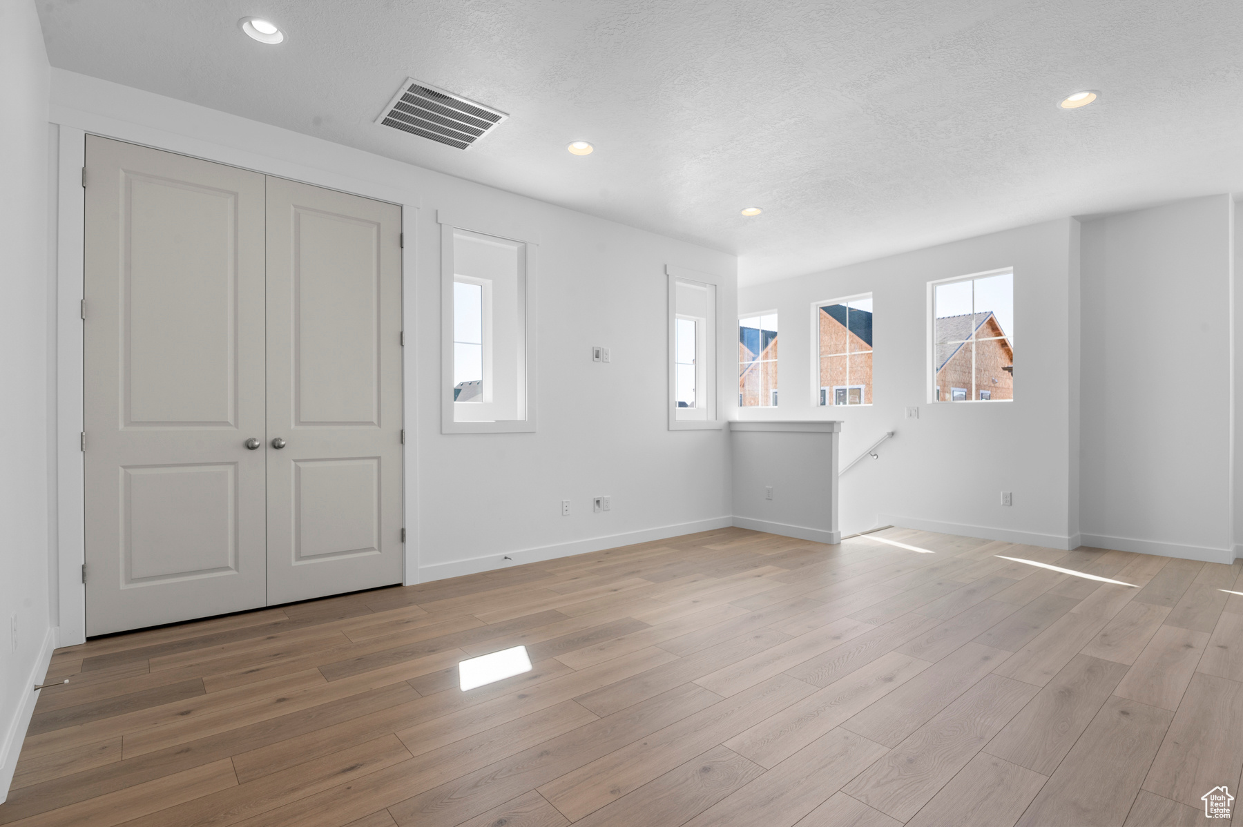 BROADVIEW SHORES COTTAGES 803 - Residential