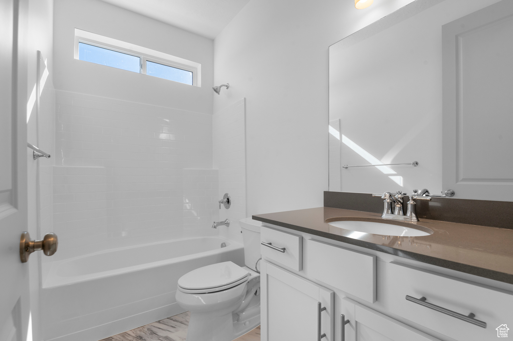 BROADVIEW SHORES COTTAGES 803 - Residential