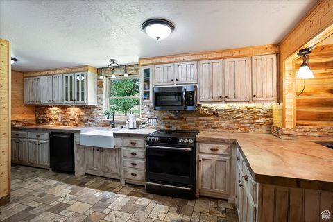 Tiny photo for 409 N 9000 E, Huntsville, UT 84317 (MLS # 2092621)