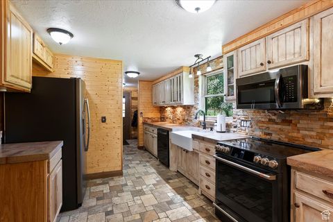 Tiny photo for 409 N 9000 E, Huntsville, UT 84317 (MLS # 2092621)