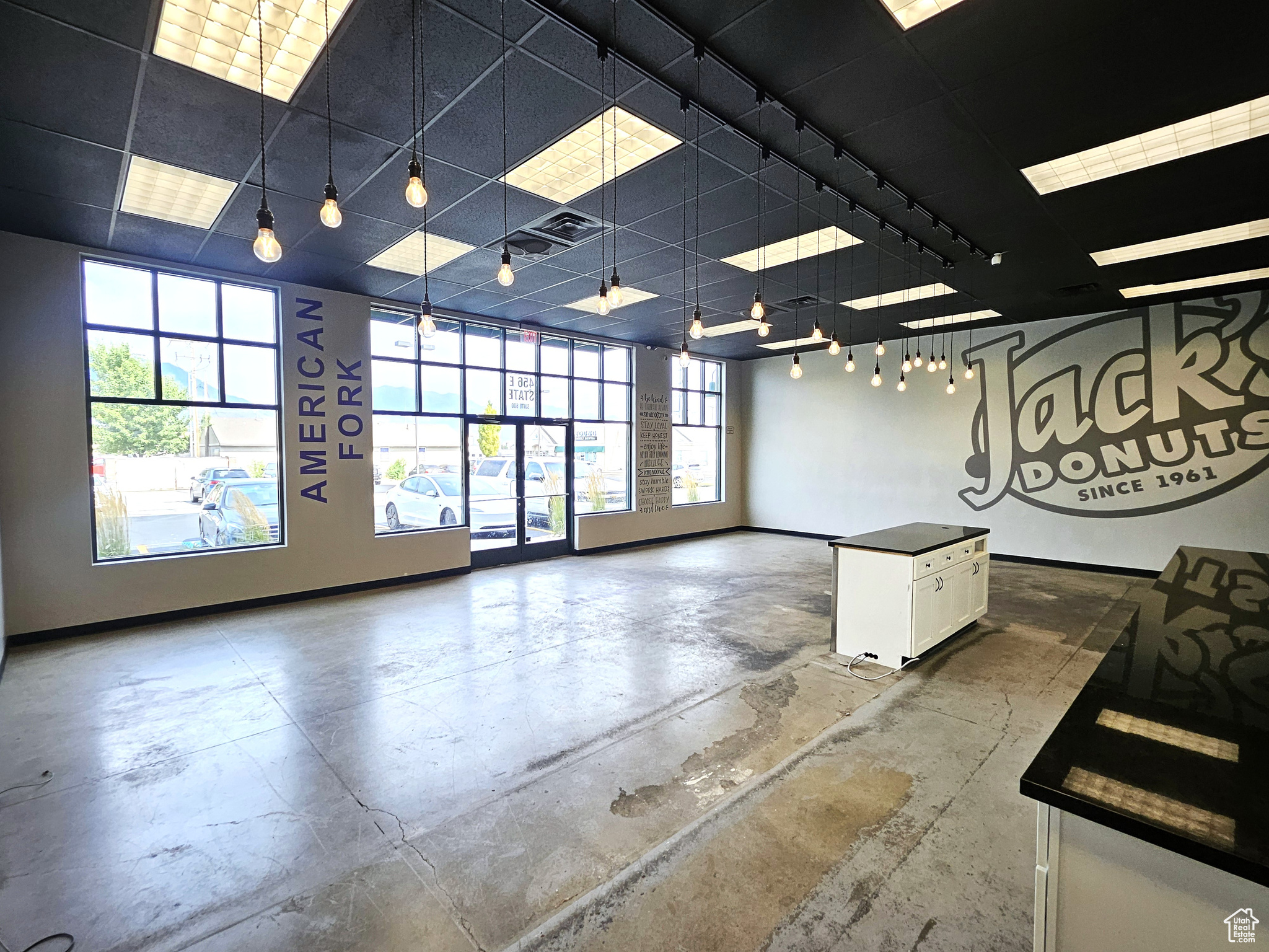 OLD TOWN - Commercial Lease