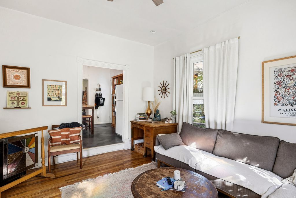 Photo of 1169 E 200 S, Salt Lake City, UT 84102 (MLS # 2121466)