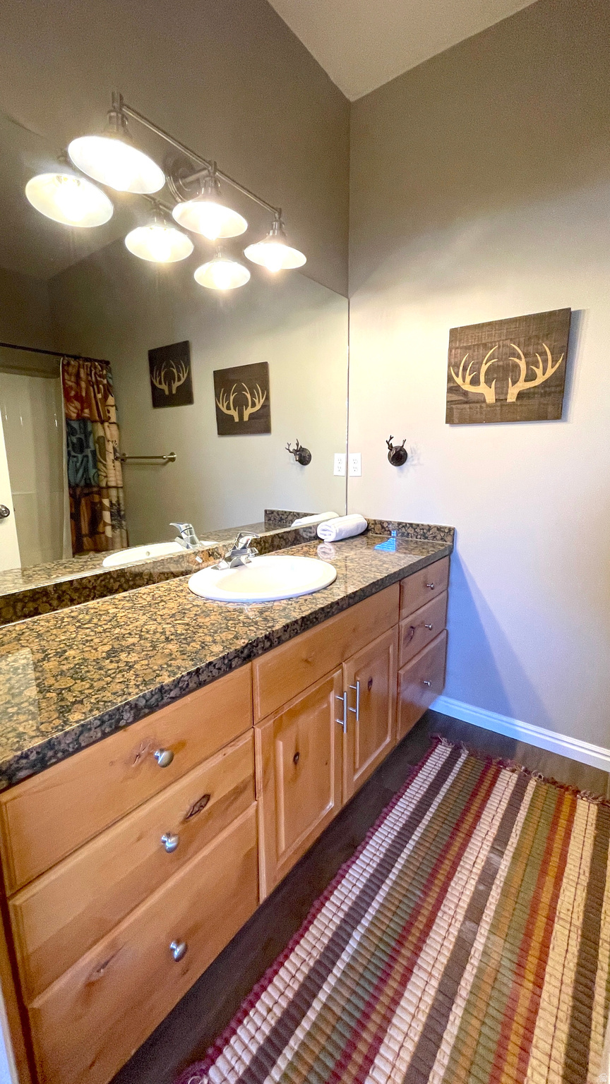 MOOSE HOLLOW CONDOMINIUM PHASE 3 - Residential