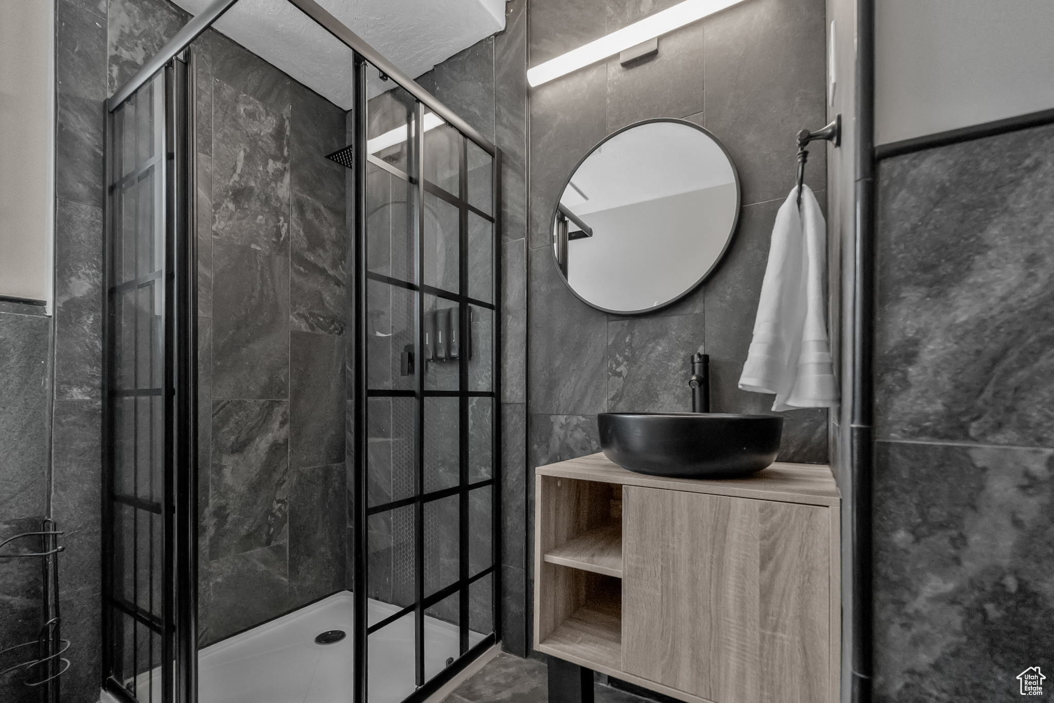 Sandy, Utah 84092, United States, 7 Bedrooms Bedrooms, ,4 BathroomsBathrooms,Residential,Active,120098