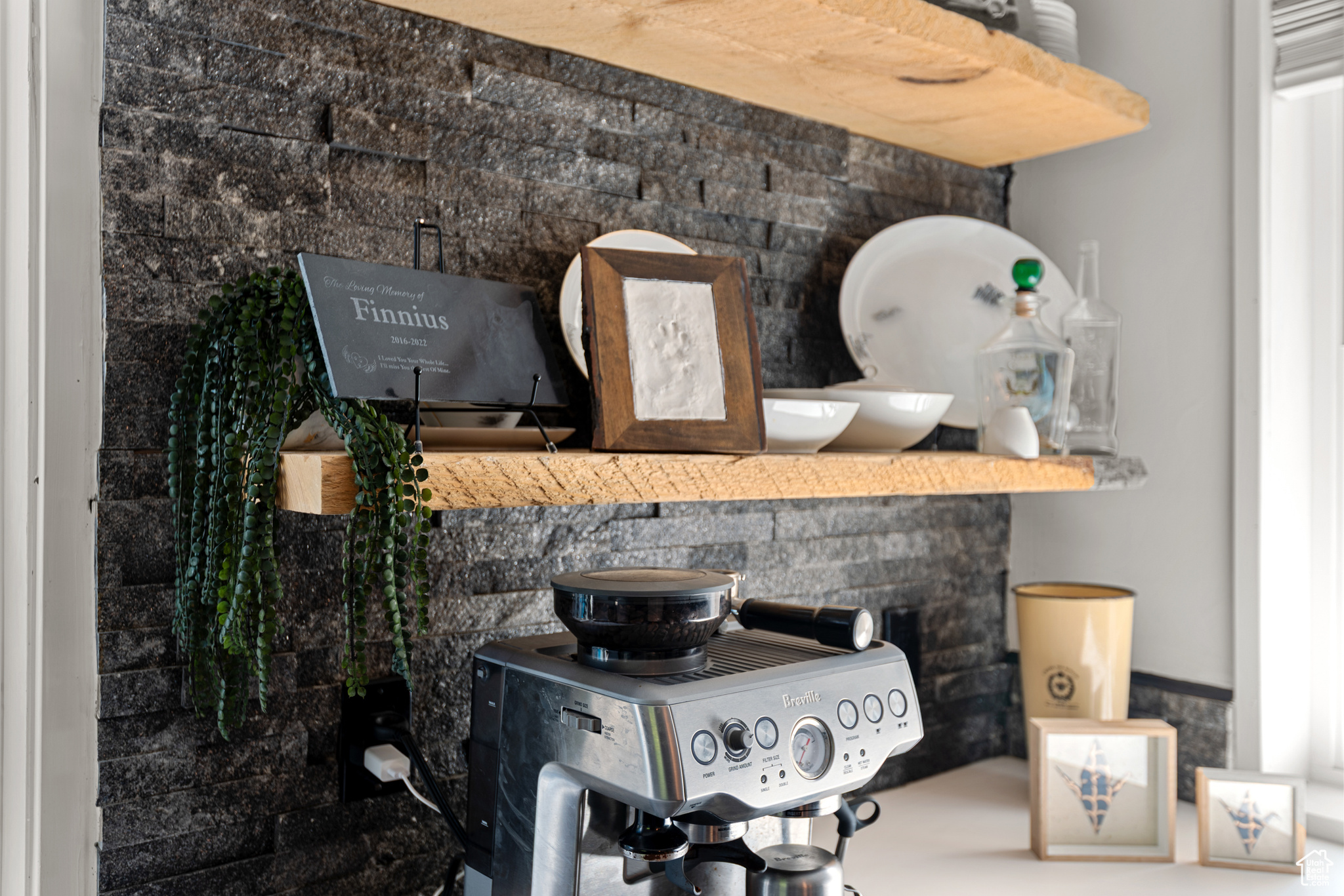 Sandy, Utah 84092, United States, 7 Bedrooms Bedrooms, ,4 BathroomsBathrooms,Residential,Active,120098