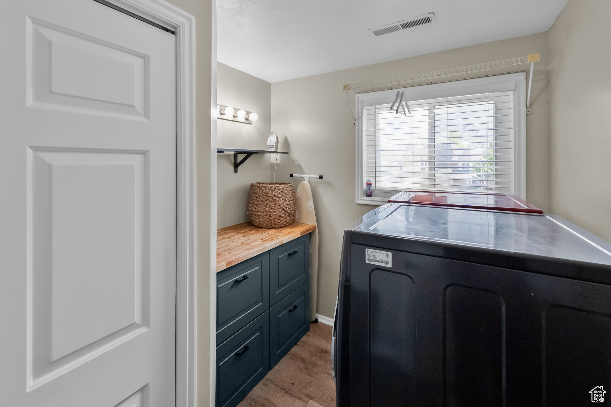 Sandy, Utah 84092, United States, 7 Bedrooms Bedrooms, ,4 BathroomsBathrooms,Residential,Active,120098