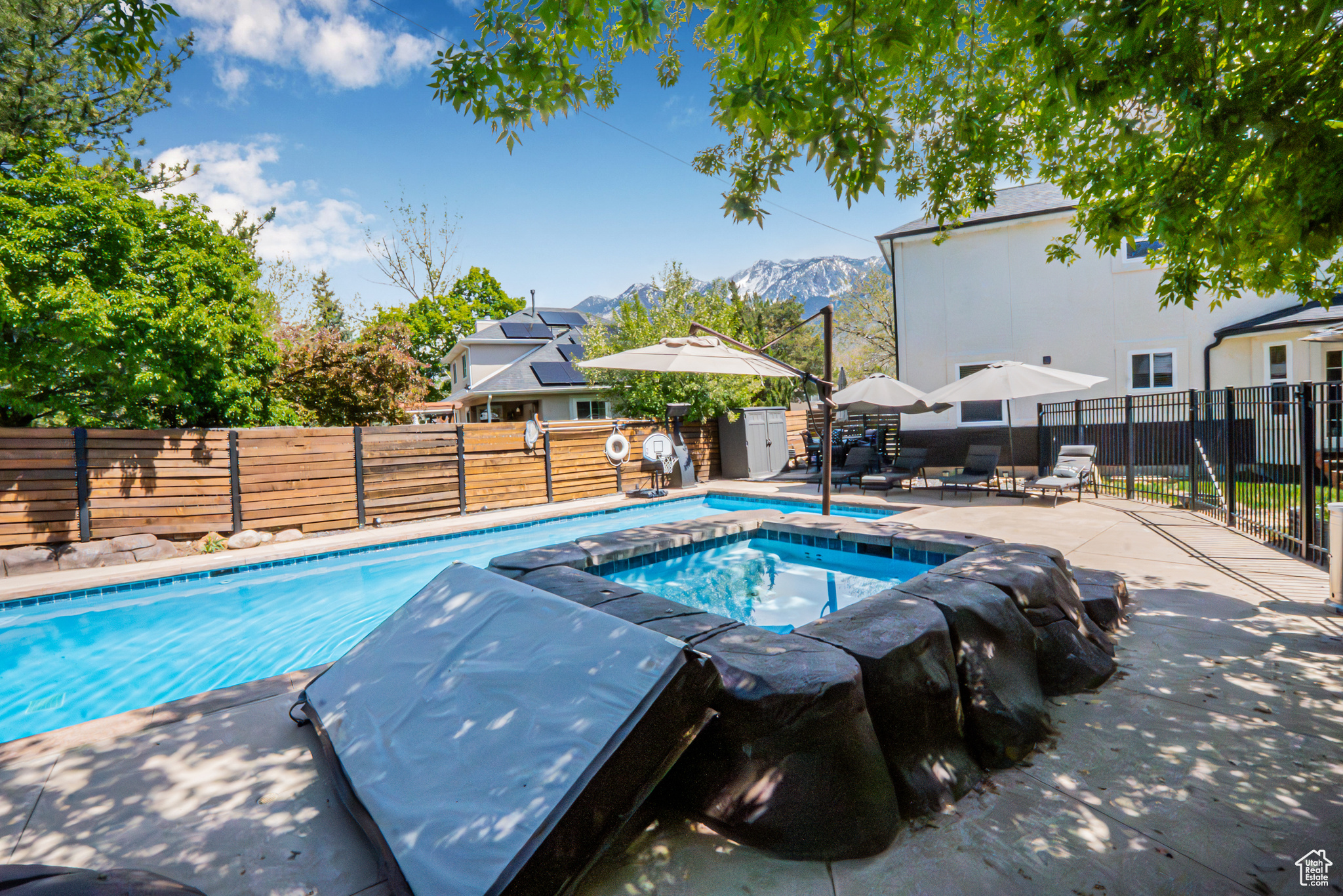 Sandy, Utah 84092, United States, 7 Bedrooms Bedrooms, ,4 BathroomsBathrooms,Residential,Active,120098