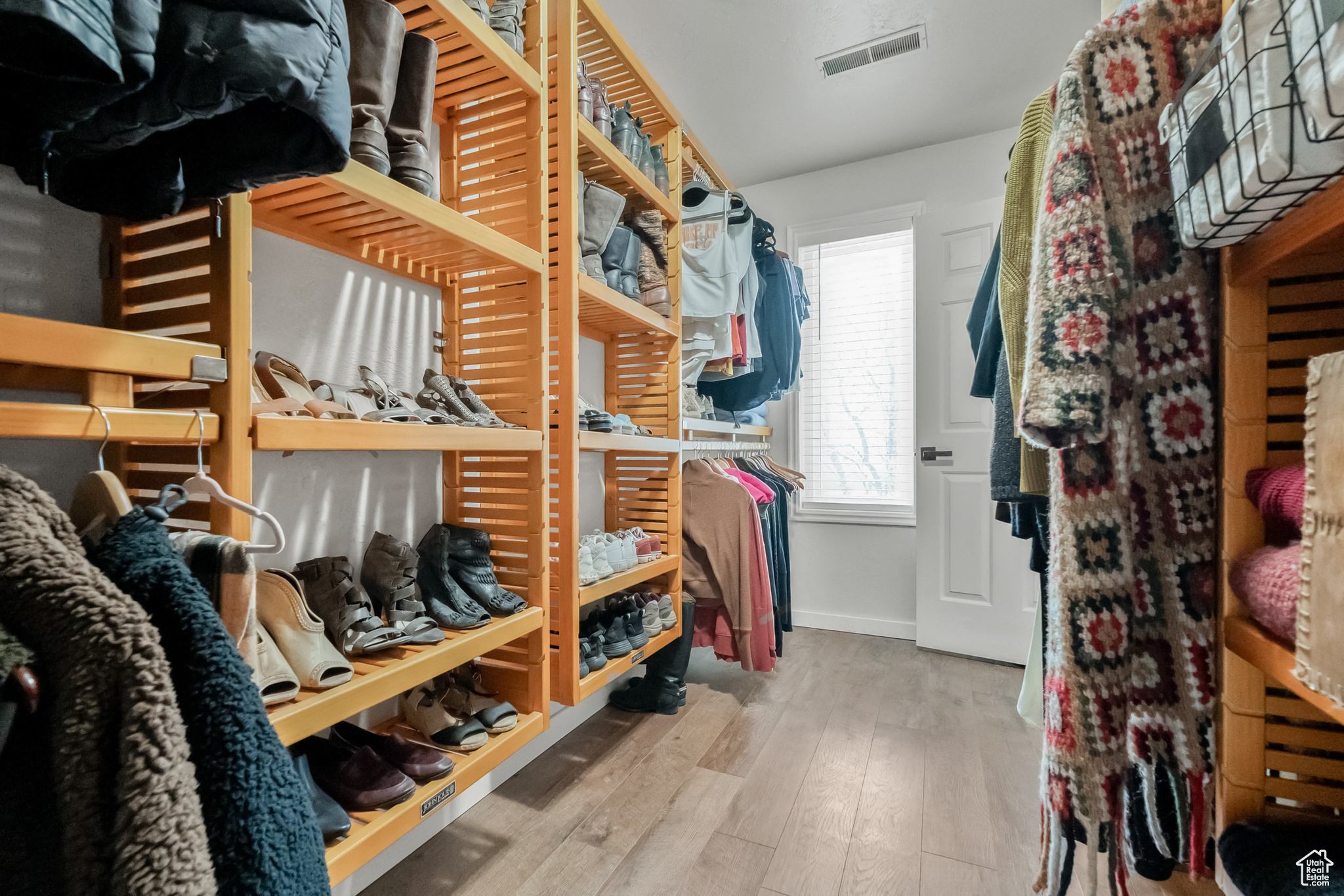 Sandy, Utah 84092, United States, 7 Bedrooms Bedrooms, ,4 BathroomsBathrooms,Residential,Active,120098