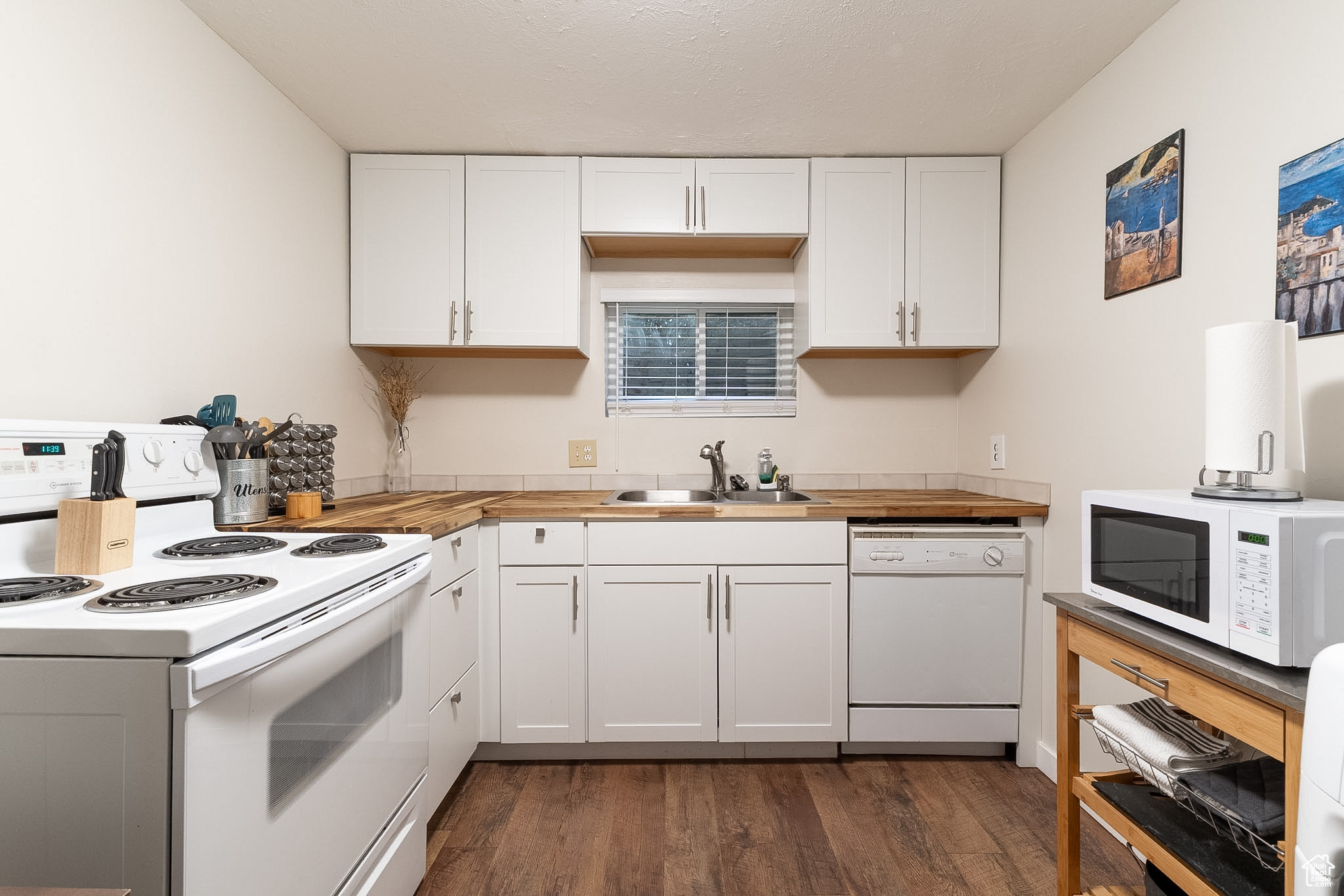 Sandy, Utah 84092, United States, 7 Bedrooms Bedrooms, ,4 BathroomsBathrooms,Residential,Active,120098