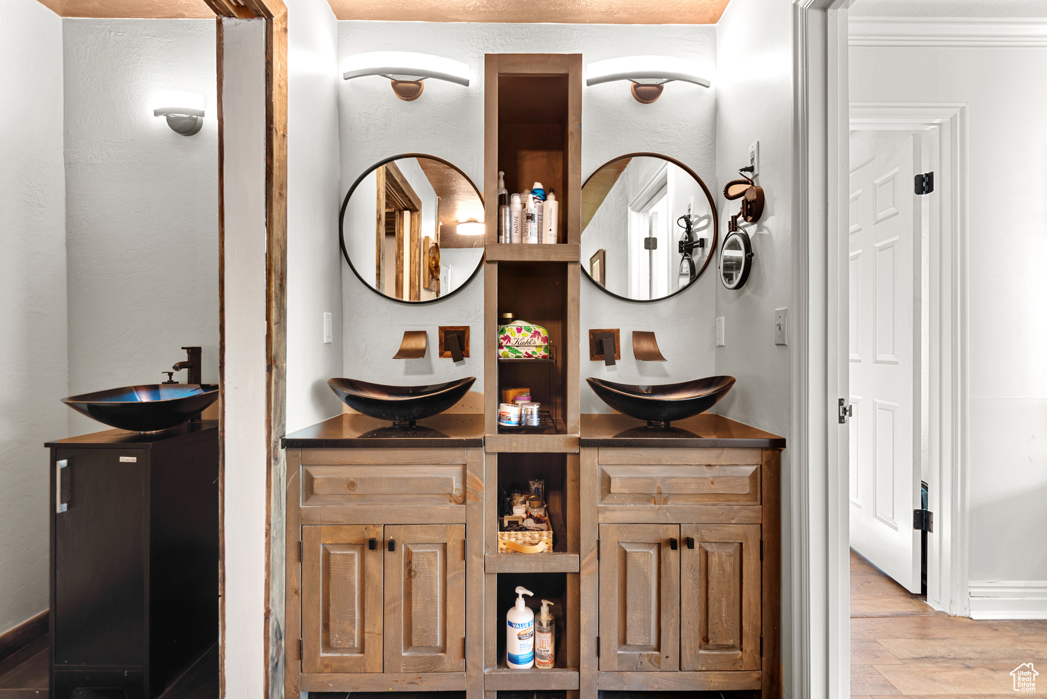 Sandy, Utah 84092, United States, 7 Bedrooms Bedrooms, ,4 BathroomsBathrooms,Residential,Active,120098