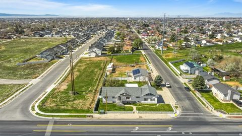 Tiny photo for 1055 S 1000 W, Clearfield, UT 84015 (MLS # 2145066)