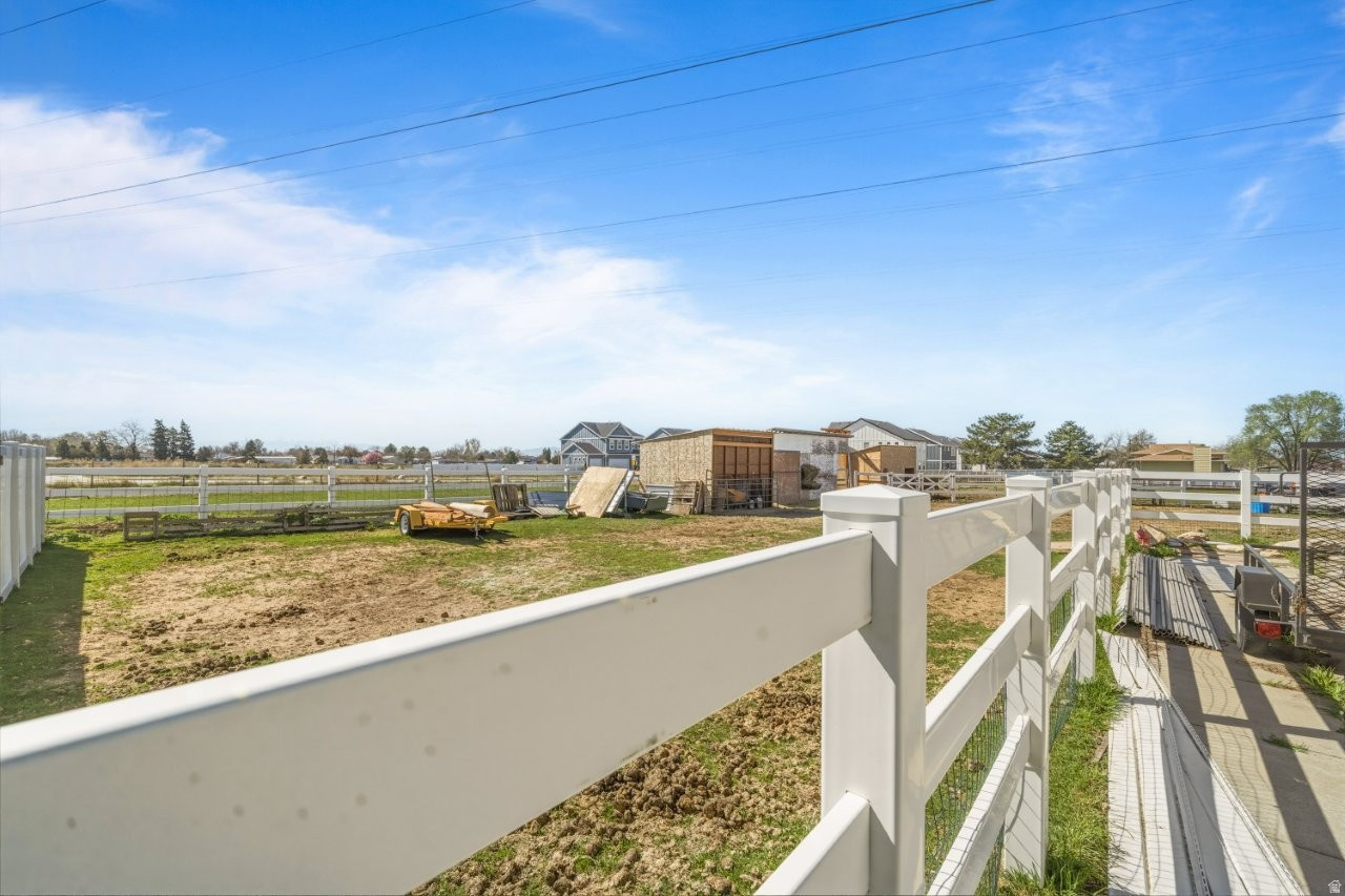 MEADOW PARK #10 - Residential