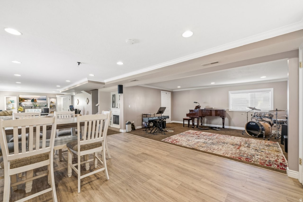 MEADOW PARK #10 - Residential