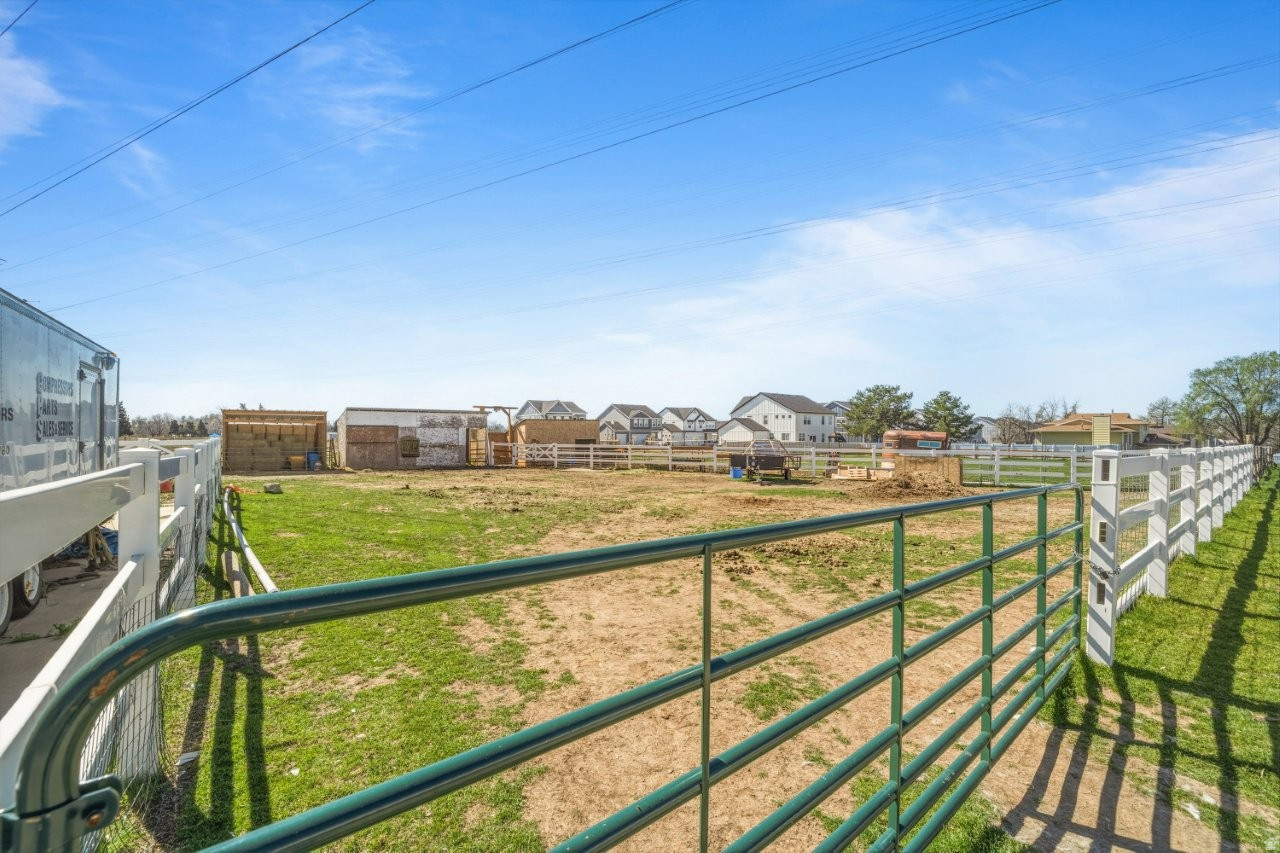 MEADOW PARK #10 - Residential