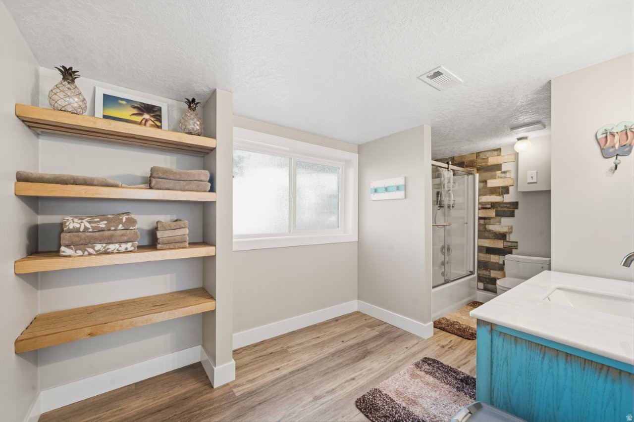 MEADOW PARK #10 - Residential