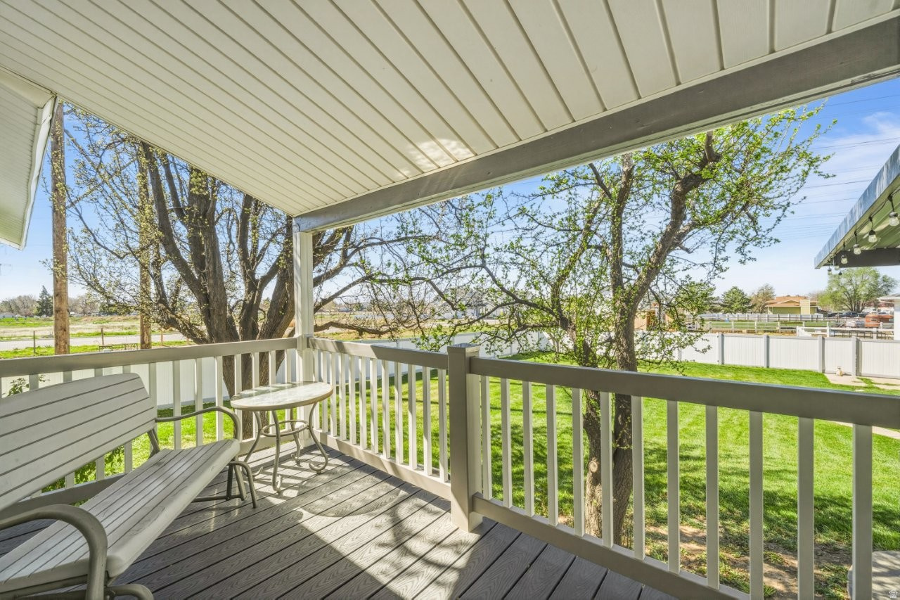 MEADOW PARK #10 - Residential