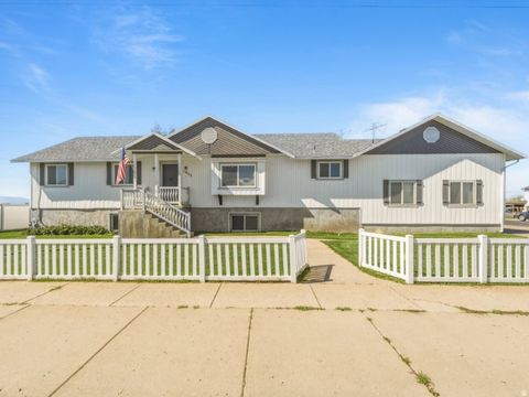 Photo of 1055 S 1000 W, Clearfield, UT 84015 (MLS # 2145066)