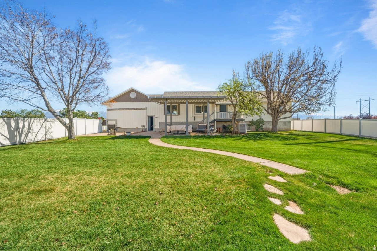 MEADOW PARK #10 - Residential