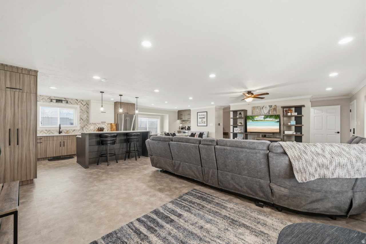 MEADOW PARK #10 - Residential