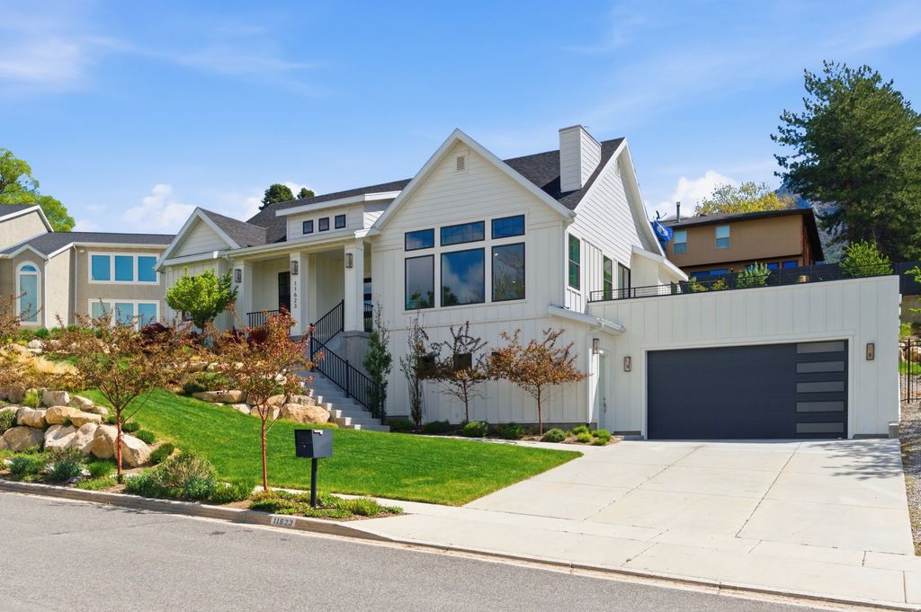 Photo of 11623 S BROADVIEW WAY, Sandy, UT 84092 (MLS # 2151006)