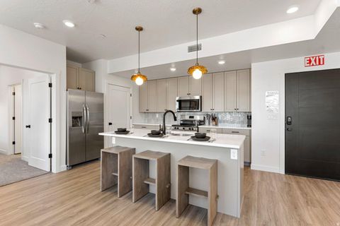 Tiny photo for 226 N CLIFF SIDE DR #L301, Hurricane, UT 84737 (MLS # 2126975)