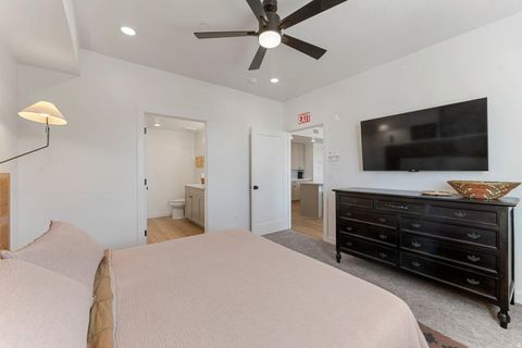 Tiny photo for 226 N CLIFF SIDE DR #L301, Hurricane, UT 84737 (MLS # 2126975)