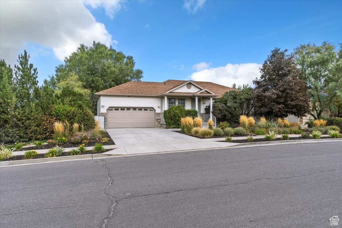 OQUIRRH HIGHLANDS - Residential
