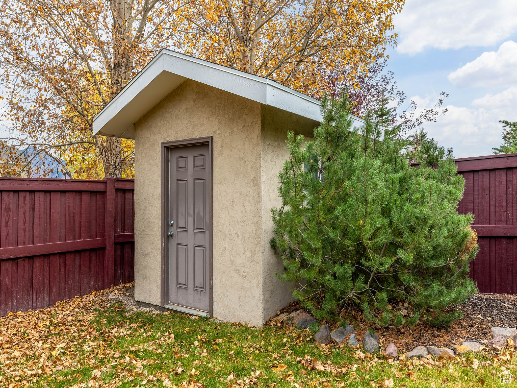 EAGLE CREST 205 - Residential